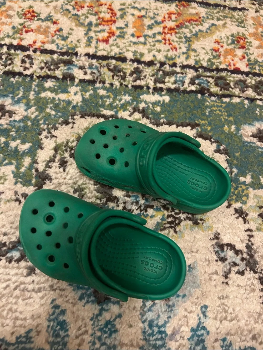 Kids crocs